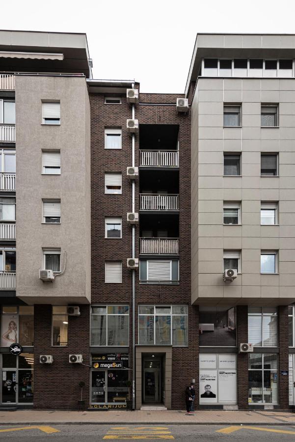 !PROMO! Сentral Safe n Sound Studio-Free private garage Новий Сад Екстер'єр фото
